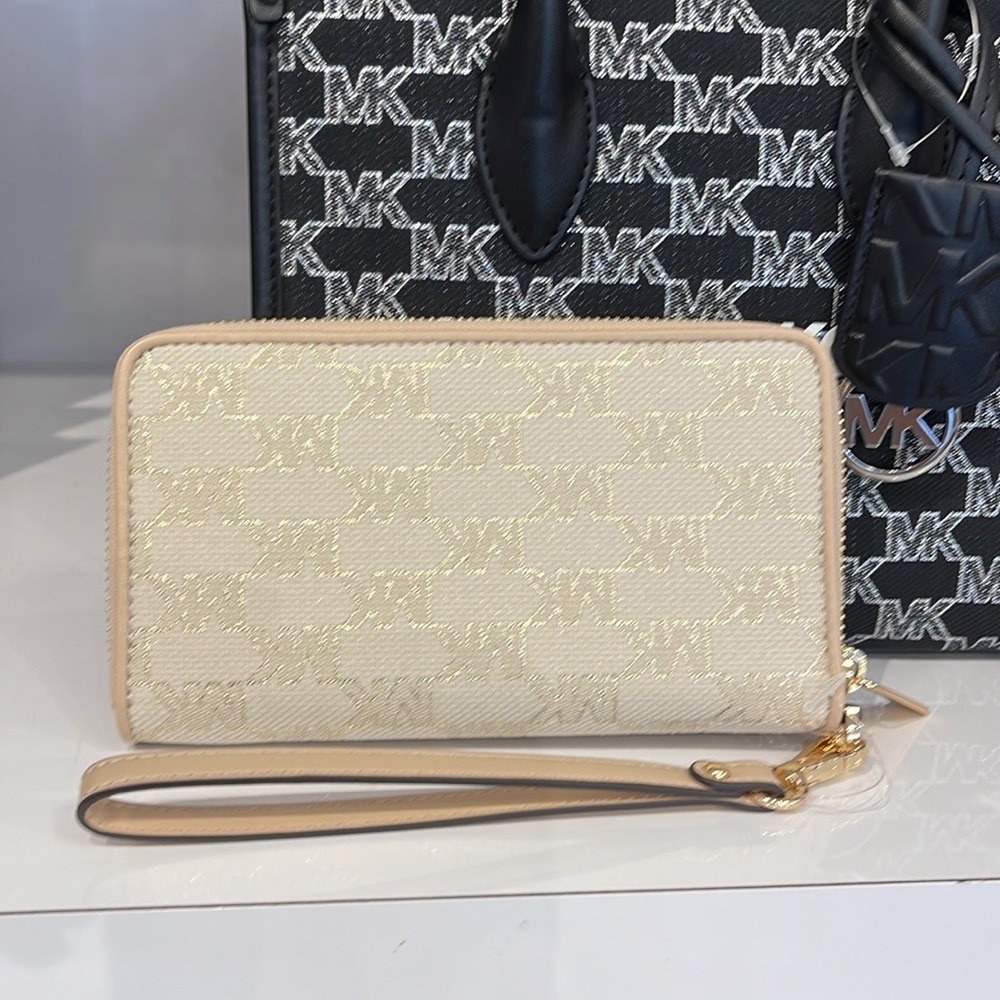 Michael Kors Jet Set Travel Large Phone Case Wristlet Wallet MK Natural Multi - Picture 13 of 16